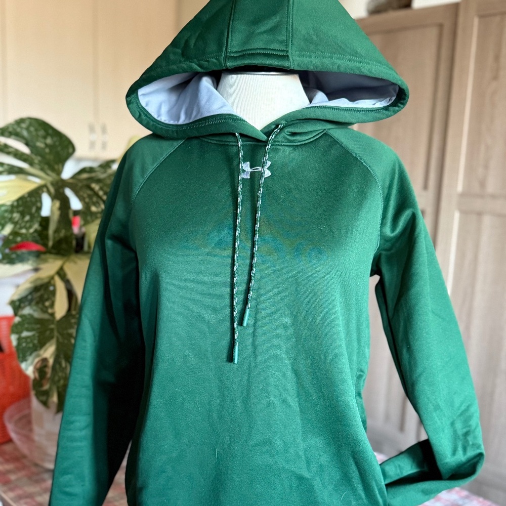 Under armour fleece lined sweatshirt